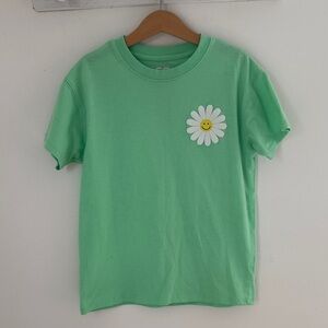 SO Kohls Green Kids T-Shirt with Daisy Print small 6-7